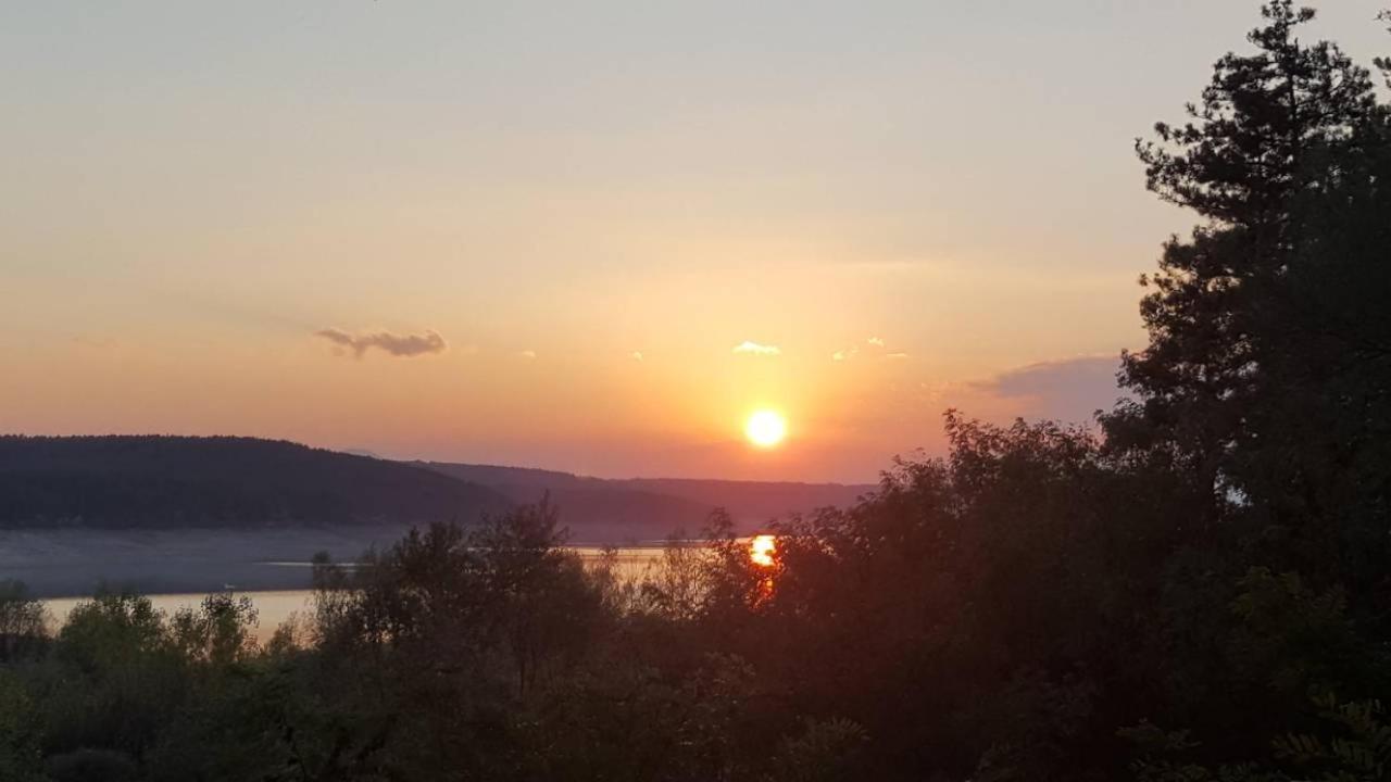 Хотел Златна Котва Kazanlŭk Dış mekan fotoğraf
