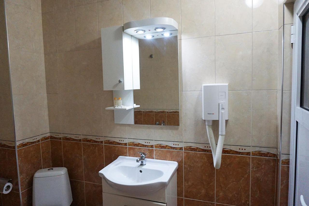 Хотел Златна Котва Kazanlŭk Dış mekan fotoğraf