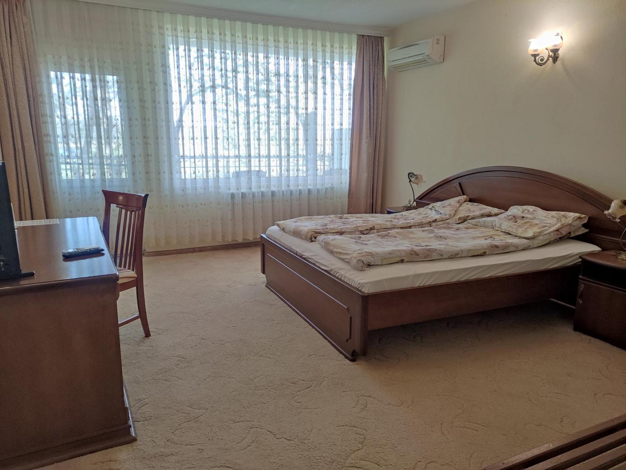 Хотел Златна Котва Kazanlŭk Dış mekan fotoğraf